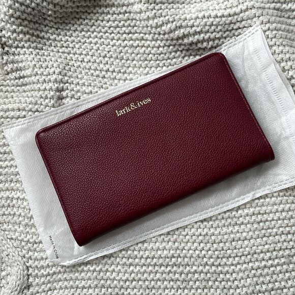 Lark & Ives Wallet - Picture 1 of 3